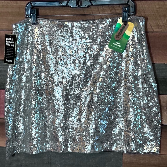 Tipsy Elves Silver Sequin Skirt - Picture 5 of 5